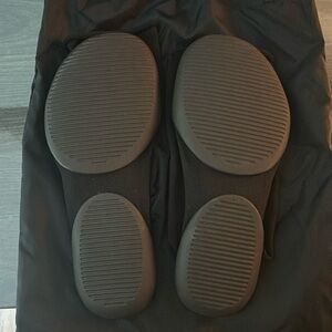 Yzy Pods SIZE 1